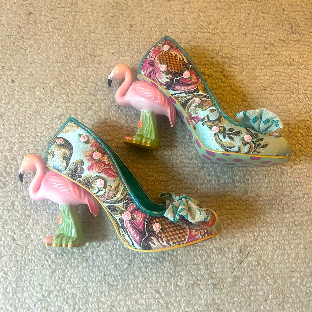 Flamingo heels rare 🔥
